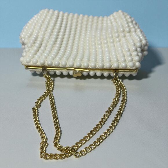 Vintage La Regale Beaded Clamshell Evening Bag White Faux Pearl Hobnail 1960s - Picture 10 of 10